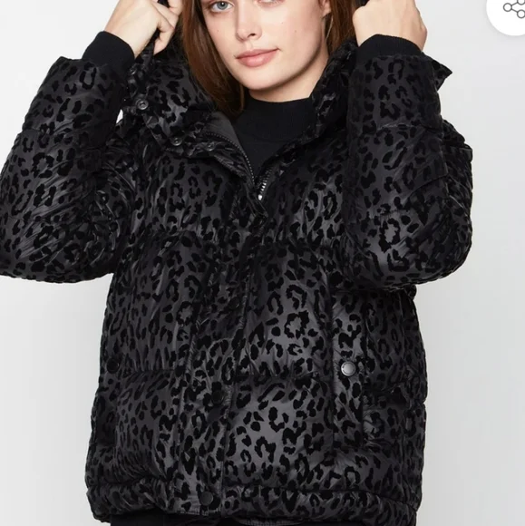 BCBG Generation Hooded Midweight Puffer Black Leopard Jacket size Small - Picture 2 of 13